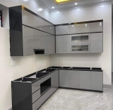 SO SÁNH TỦ BẾP NHỰA VÀ TỦ BẾP NHÔM KÍNH. NÊN DÙNG TỦ BẾP NÀO?