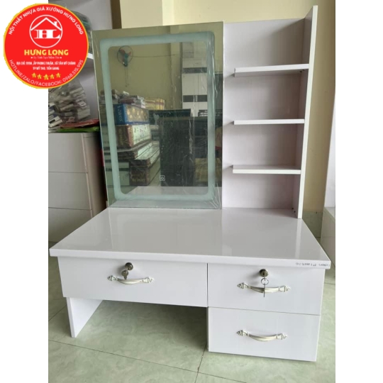 MẪU BÀN TRANG ĐIỂM NHỰA